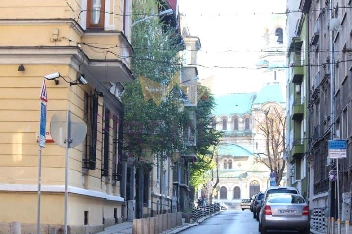 Продава се Четиристаен апартамент в София, Център - 115 кв.м за 3305 €/кв.м - Снимка #11