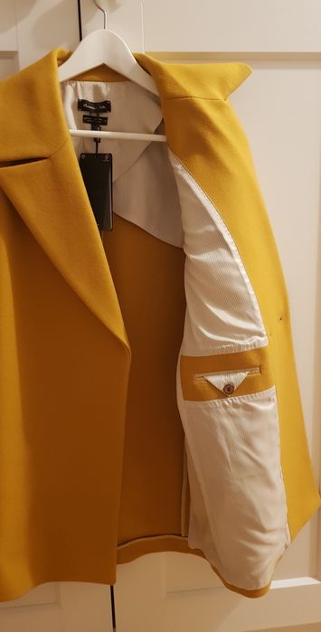 Pardesiu  Massimo Dutti marimea 38