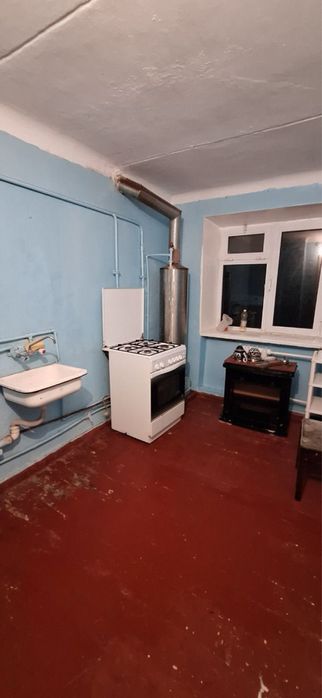 Фаргона шахар Киргили Дружба 3/2 этаж 1 хона уй ижарага берилади