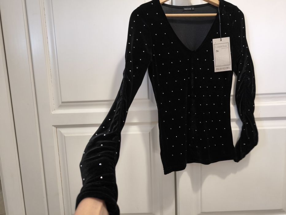 Bluza eleganta, neagra din catifea, mărimea xs, noua cu eticheta,