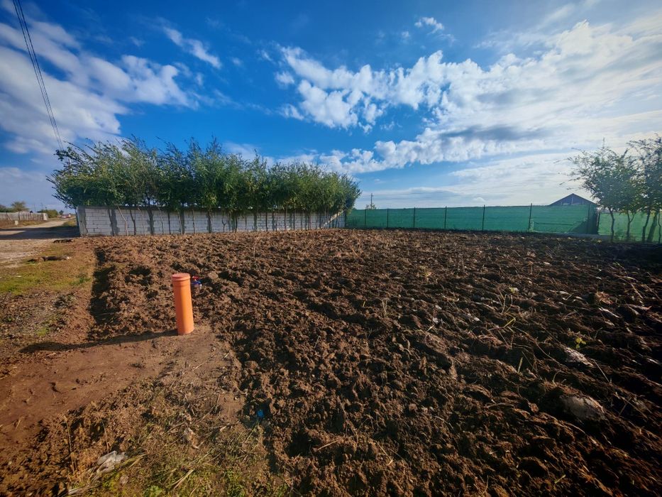 Vand teren Cazasu 500 mp cu utilități  Apa curent și gaze