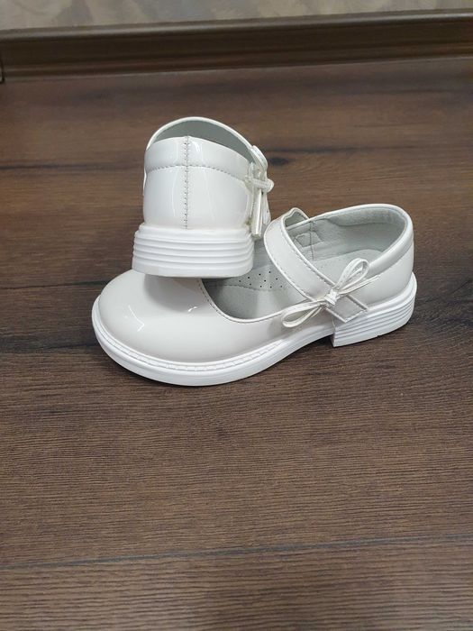 Официални обувки Clibee