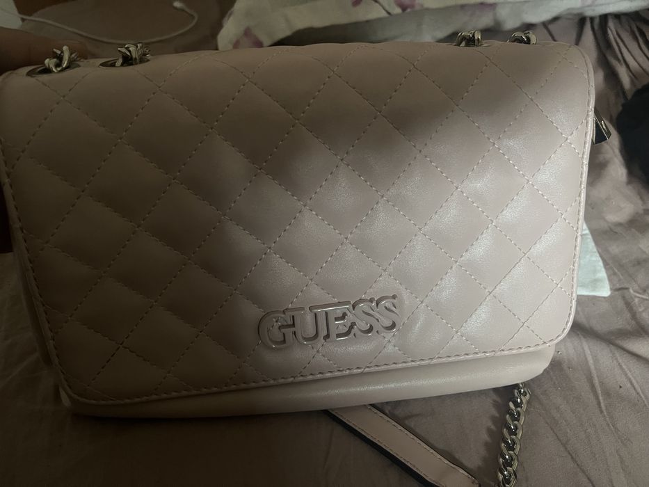 оригинална дамска чанта GUESS