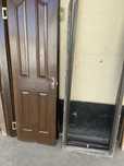 Eshiklar sotiladi laklangan