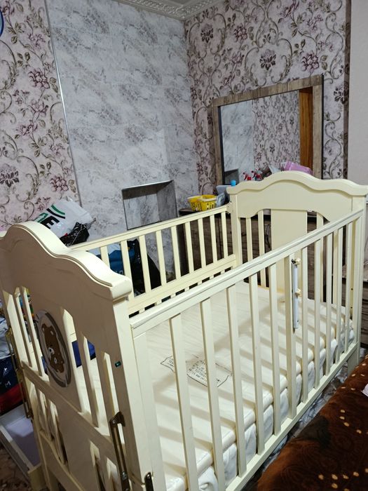 Bolalar karavati 500000 so'm holati yaxshi