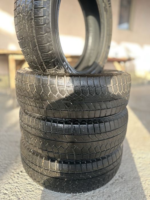Зимние шины  на кроссовер