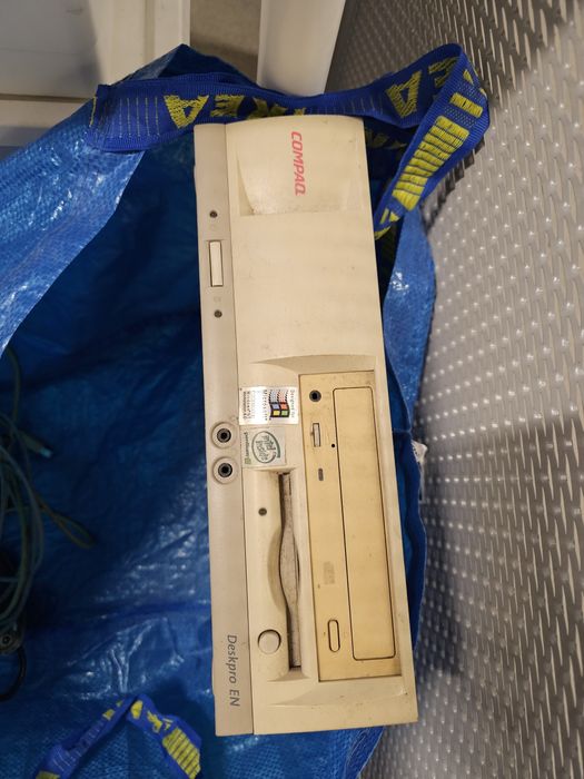 Calculator Vintage Compaq Deskpro EN Pentium 3