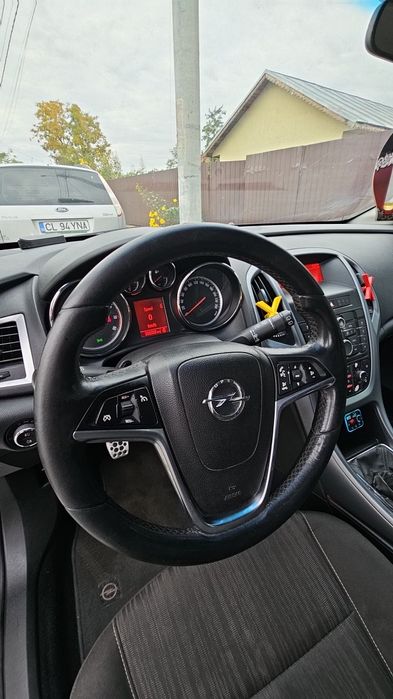 Opel astra J 2013 1.6benzina si gaz