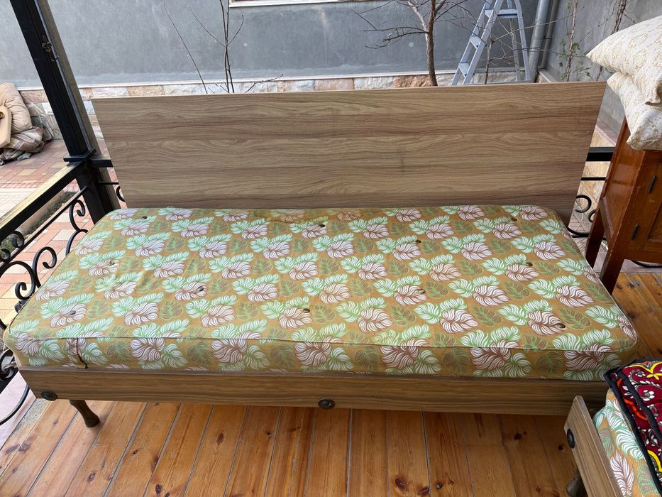 Кровать / Софа бу. 2 штуки