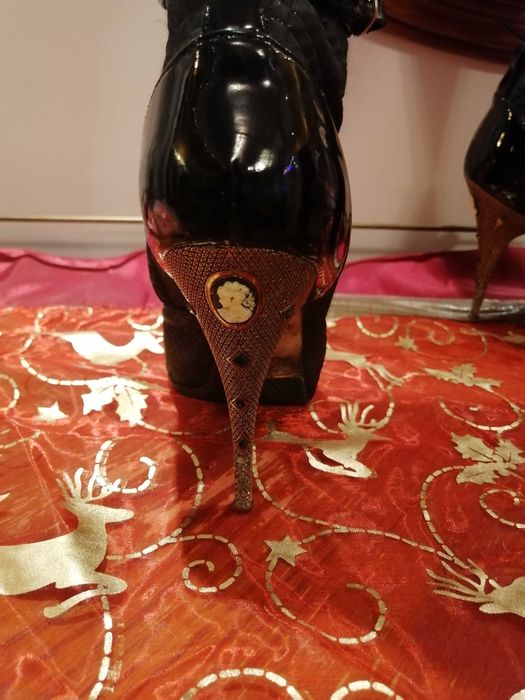 Продавам оригинални ботуши и боти Gianmarco Lоrenzi, Icon