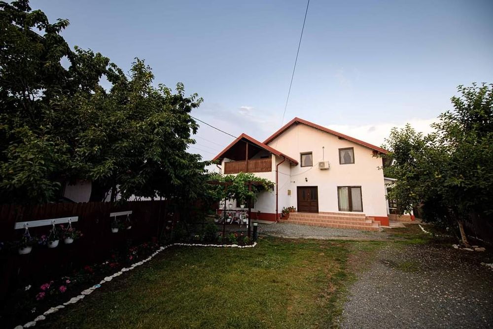 Pensiune 7 camere, teren 500 m2