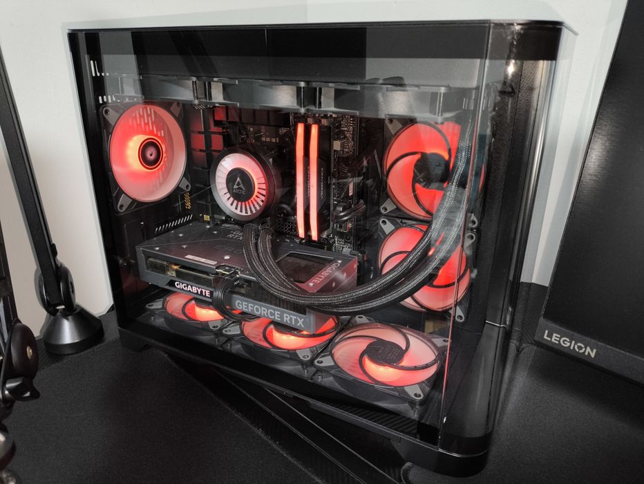Sistem Calculator Gaming Ryzen 7 7800X3D, RTX 4070, 32GB RAM, 2TB M.2