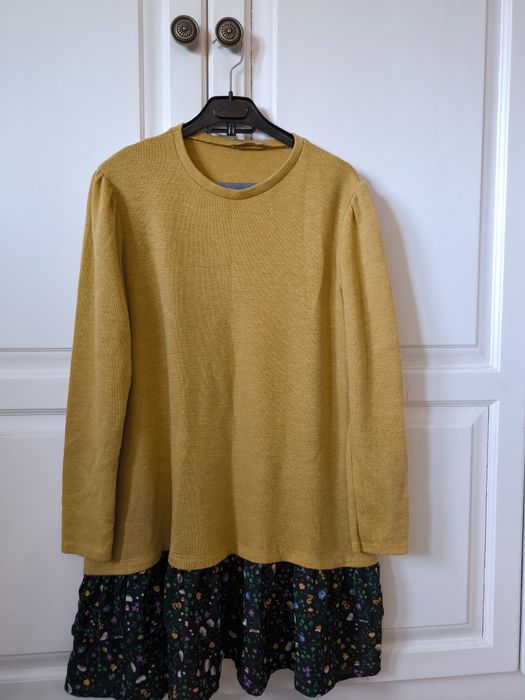 Pulovăr/rochie/tunica, mustar,cu 2 volănașe, Valentina, made in Italy