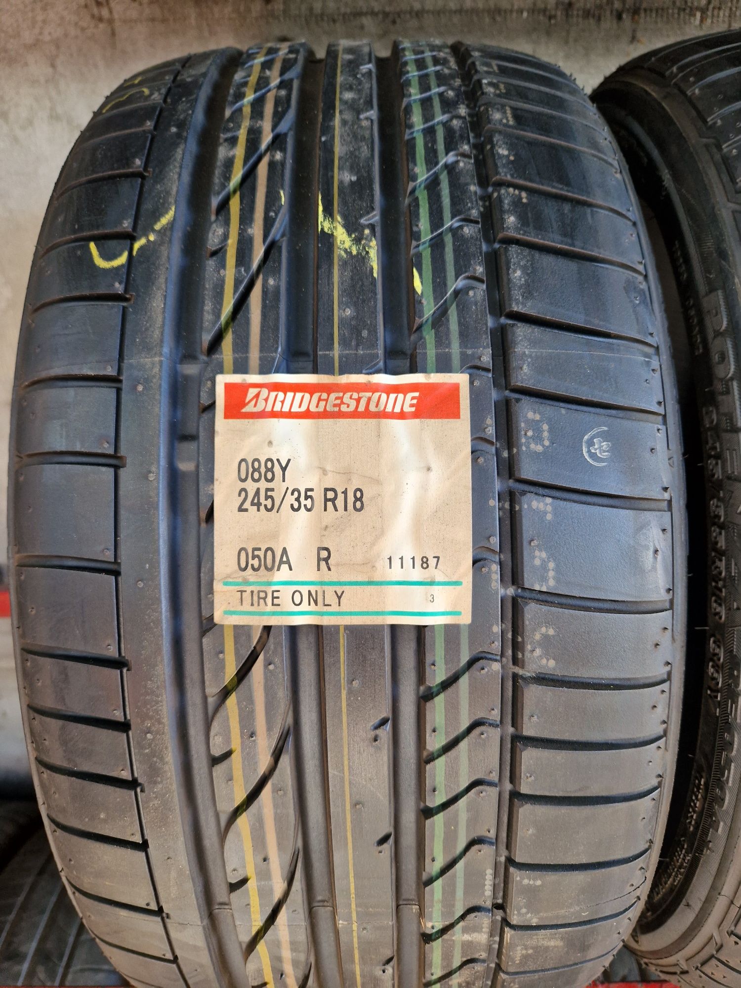 Anvelope noi vara Bridgestone 245/35/18 Run Flat dot 0410