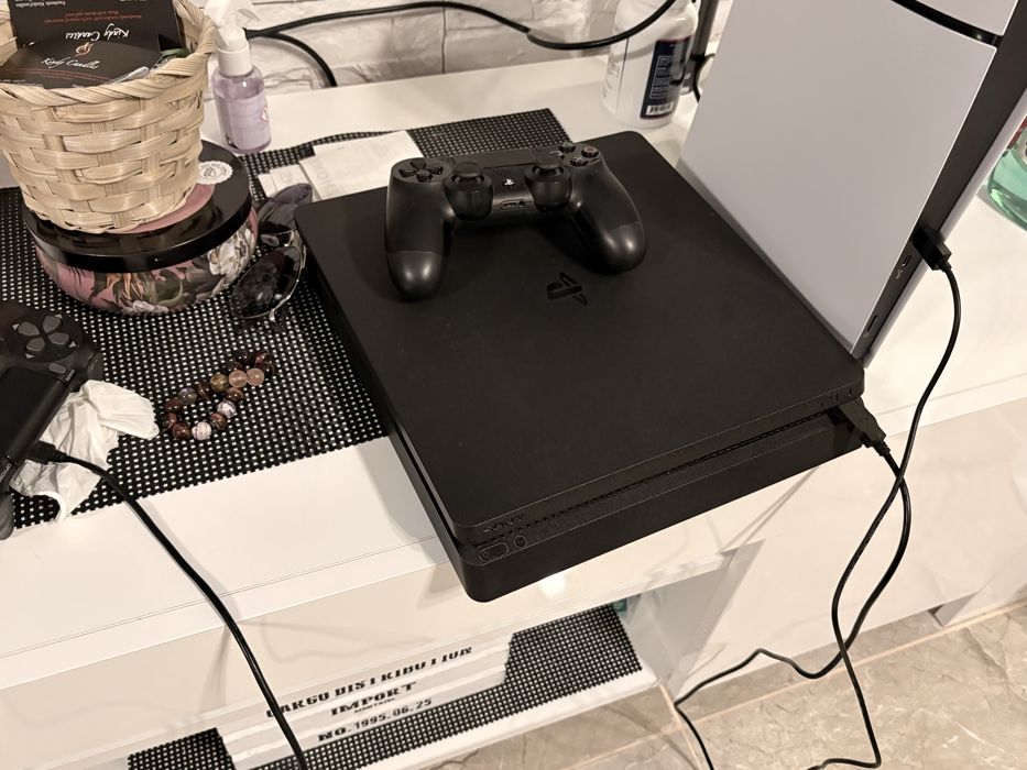 Продава плейстейшън 4