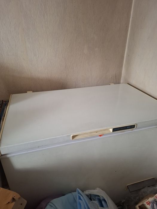 Продавам фризер- ракла 300 литра, марка GORENIE.