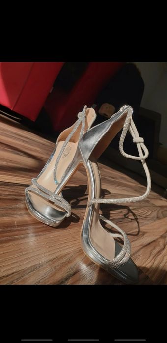 Sandale cu toc argintii