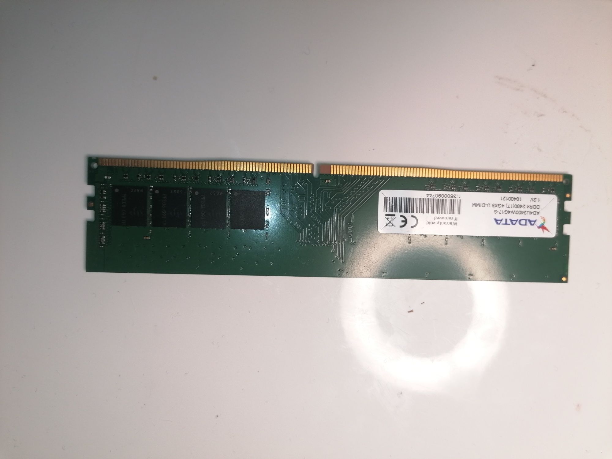 Plăcuță memorie RAM 4GB DDR4 Calculator PC Adata