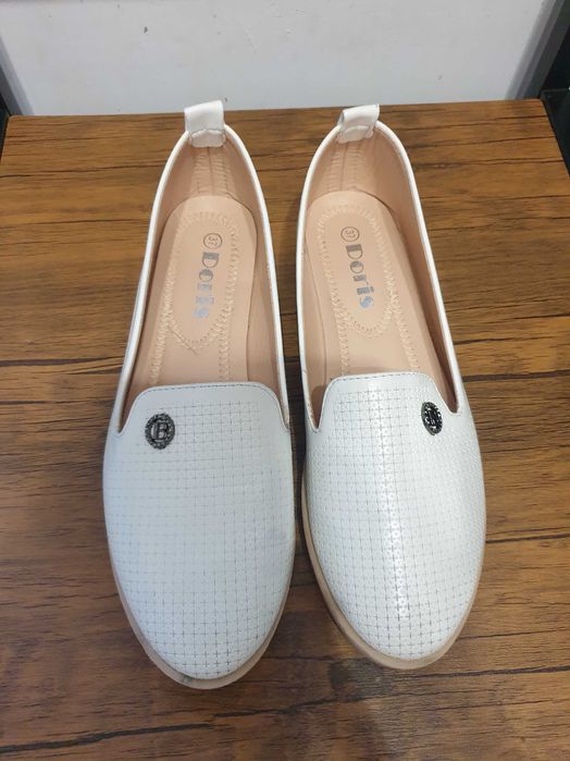 Нови обувки - номер 37