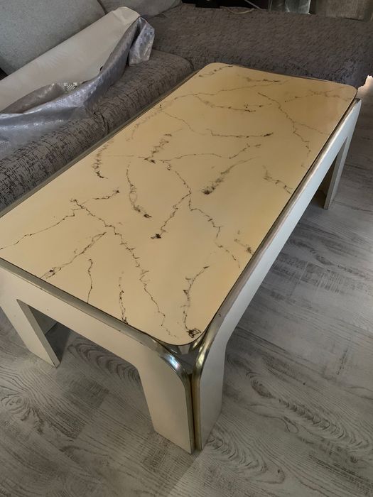 Холна маса слонова кост