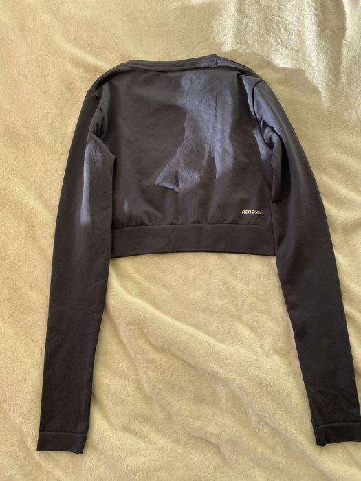 ⸻  Дамско горнище Adidas – чисто ново с етикет