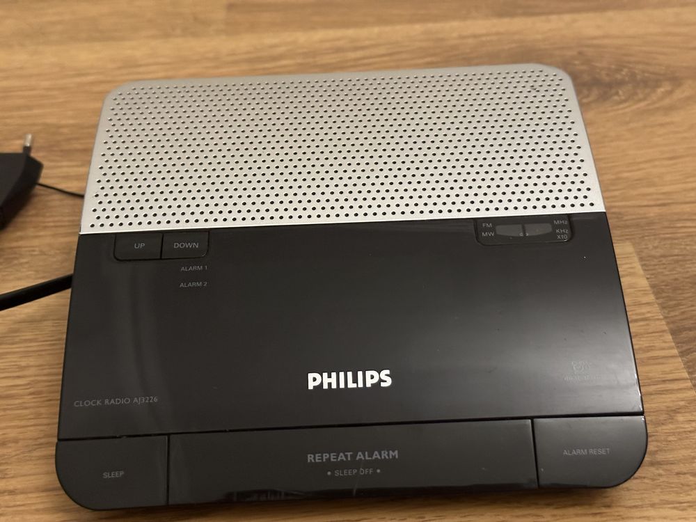 Philips AJ3226/79 FM/MW Цифровая настройка будильник Радио Черный