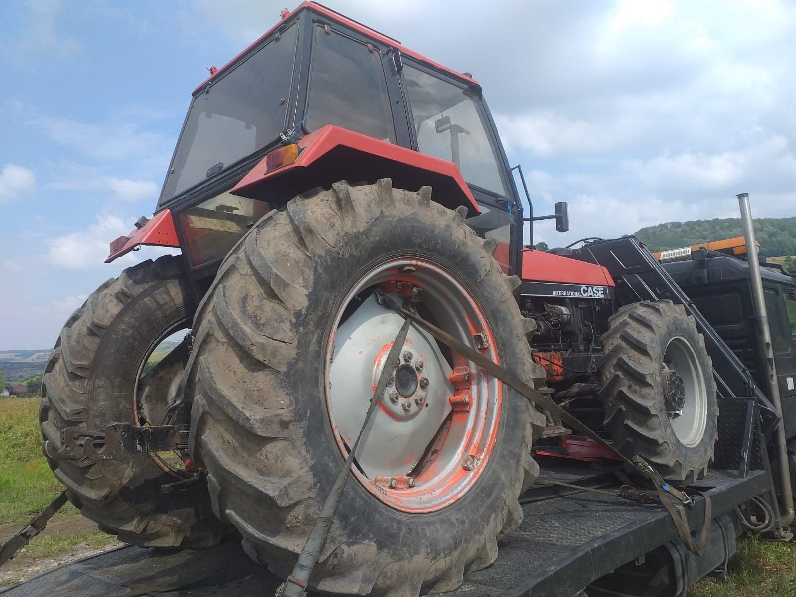 Dezmembrez Tractor Case Internațional 1690