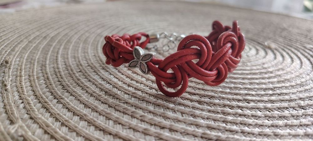 Кожени бижута, ръчна изработка