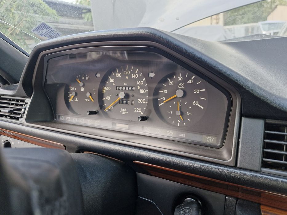 Мерцедес 124 2.0д НА ЧАСТИ