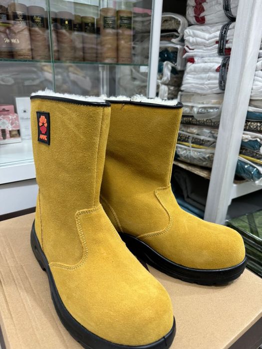 Продам спецобувь зимняя