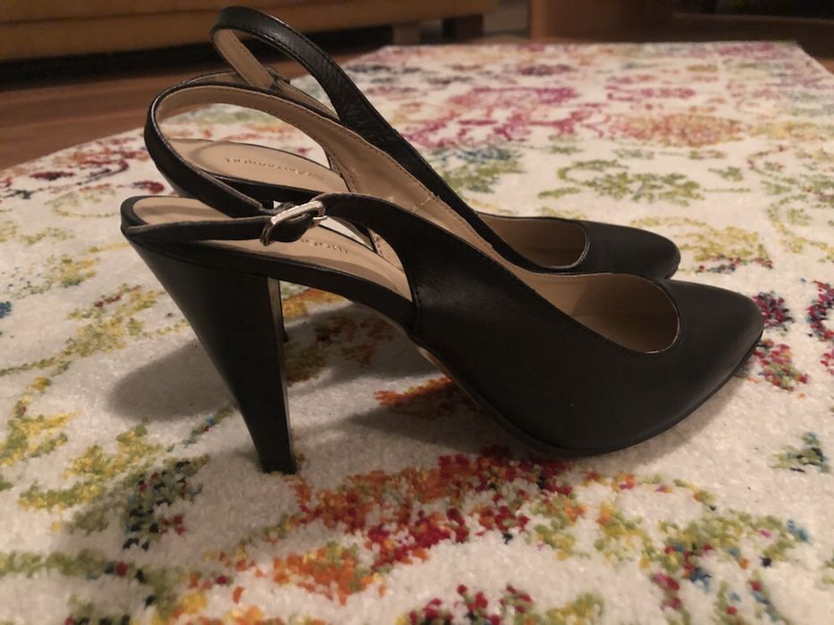 Pantofi piele decupati