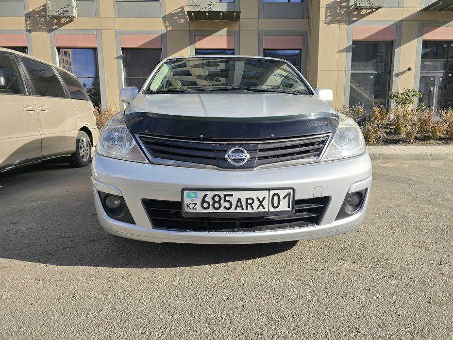 Nissan Tiida 2013 комфортный авто