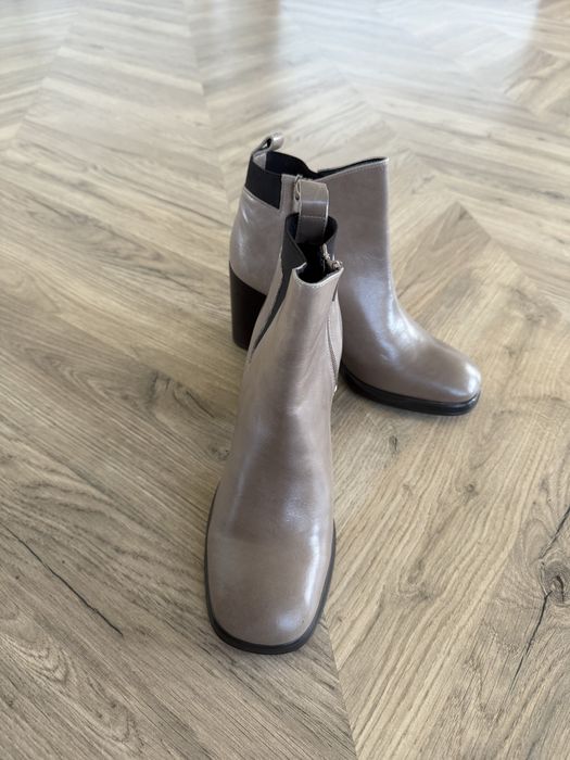 Ghete elegante cu toc Rizzoli