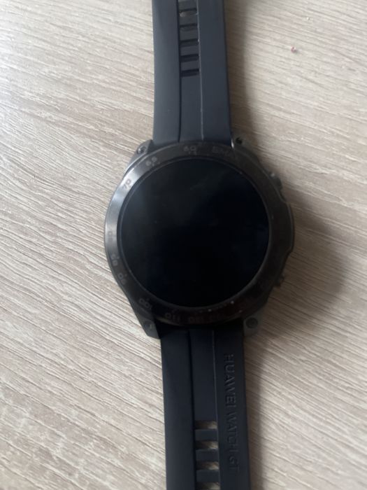 Продам смарт часы Hwawei Wacth GT