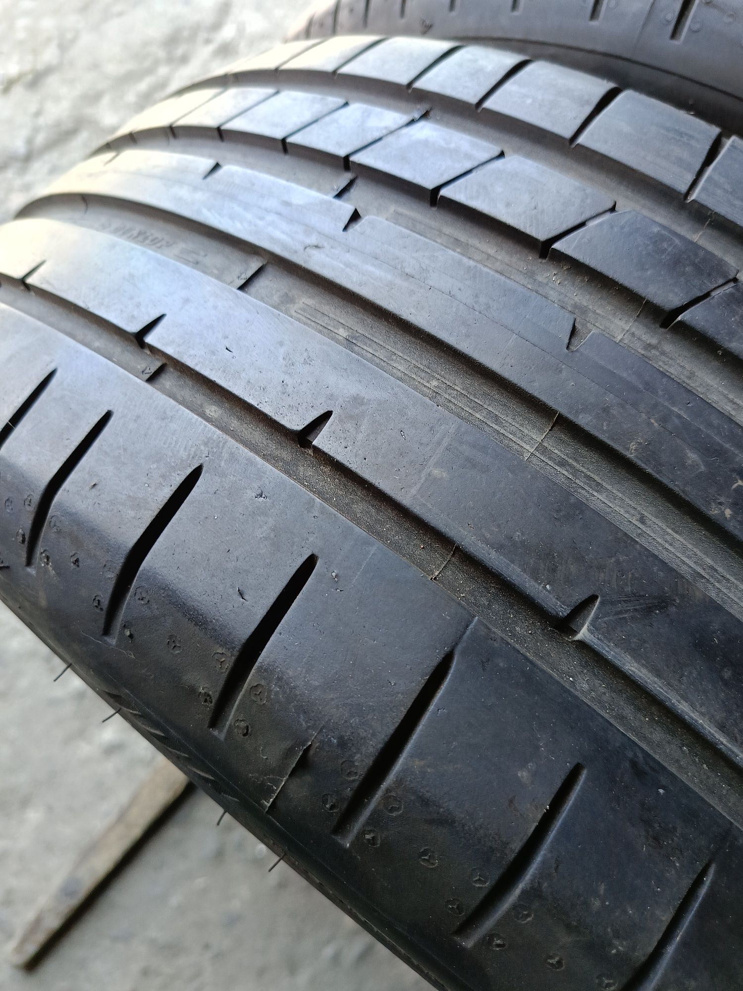 Летни гуми -18цола -225/40-1бр.-90лв."DUNLOP"