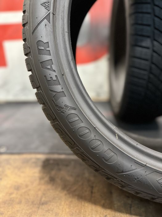 235 45 20, Зимни гуми, Goodyear UltraGripPerformance, 2 броя