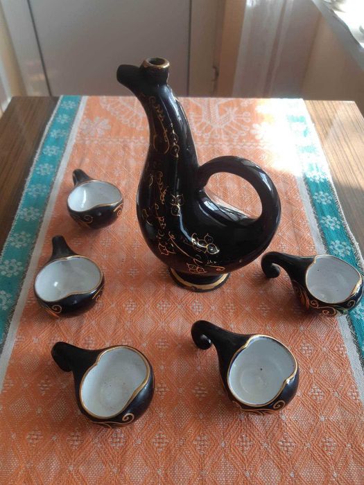 Рядка находка. Винтидж комплект от 5 чаши и стомна Black Ceramic