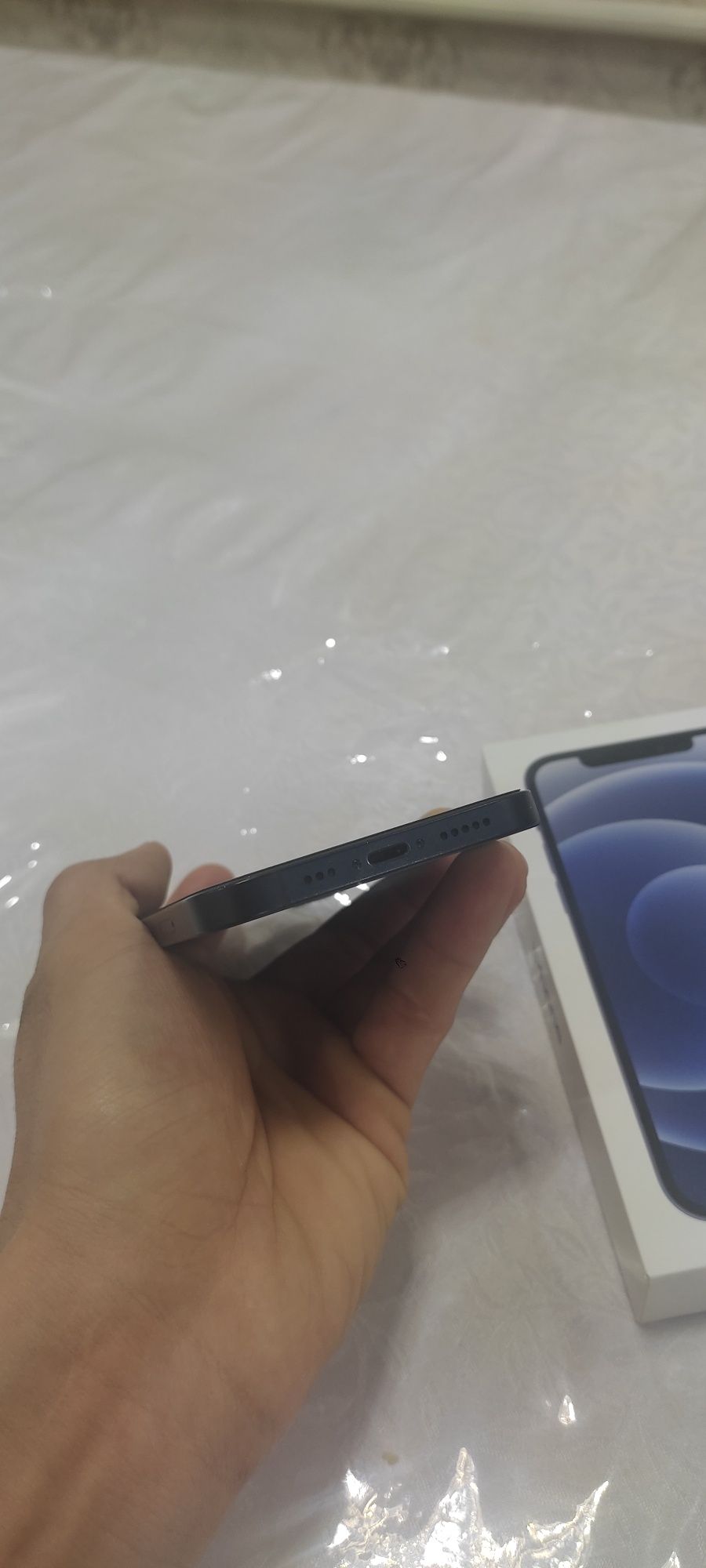 iPhone 12 с гарантией