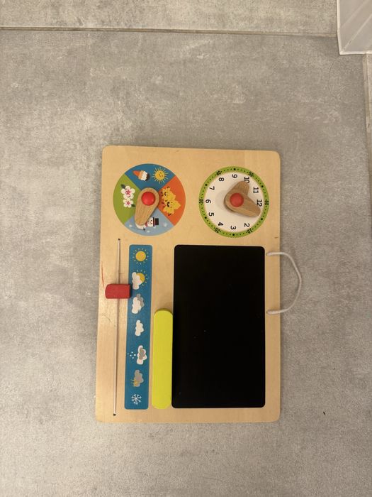 Голям кашон с играчки