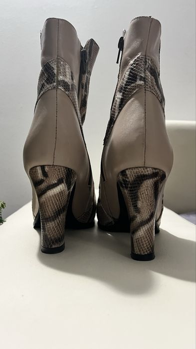 Botine blanite piele