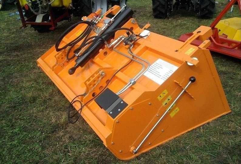 Sararita cu autoincarcare pentru tractor, prindere in tiranti