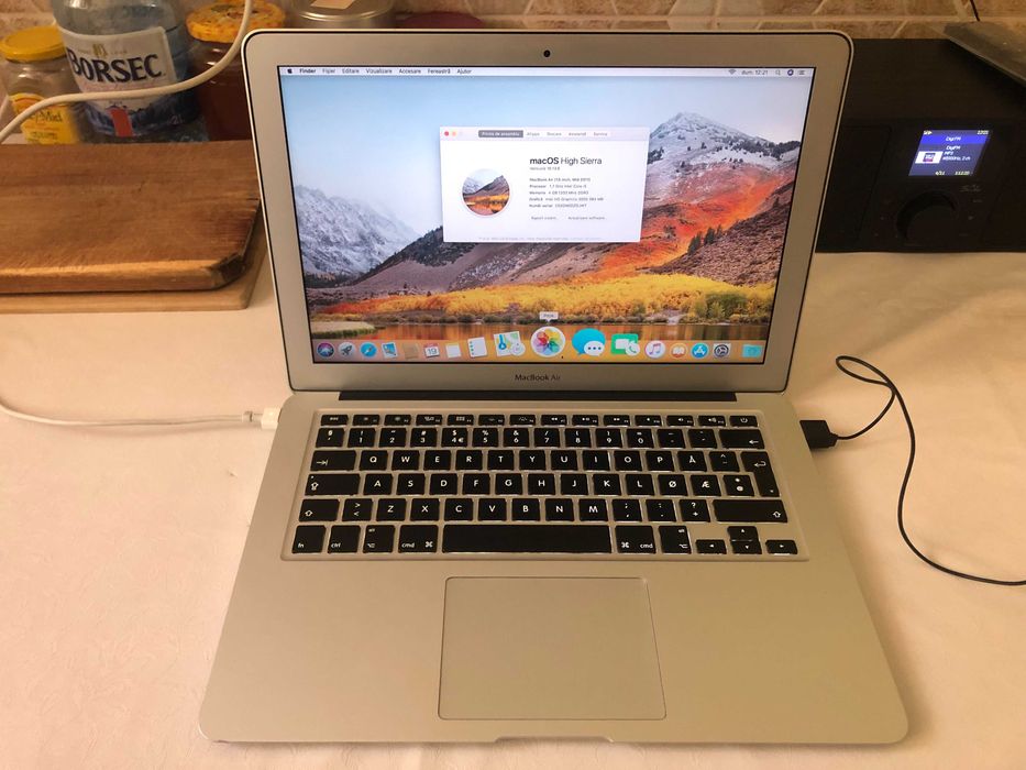 MacBook Air 13,3  2011, i5 1,7 GHz, 4 GB, SSD 128 GB, stare f. buna