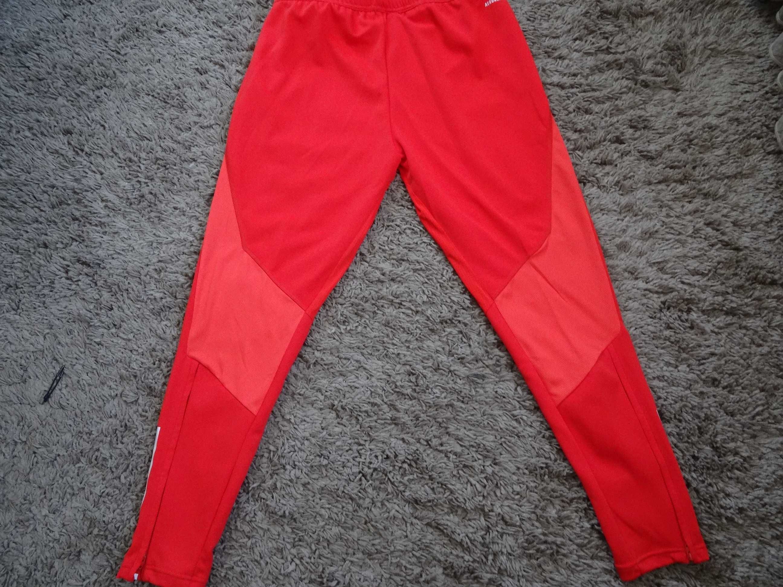 чисто нов adidas bayern munchen