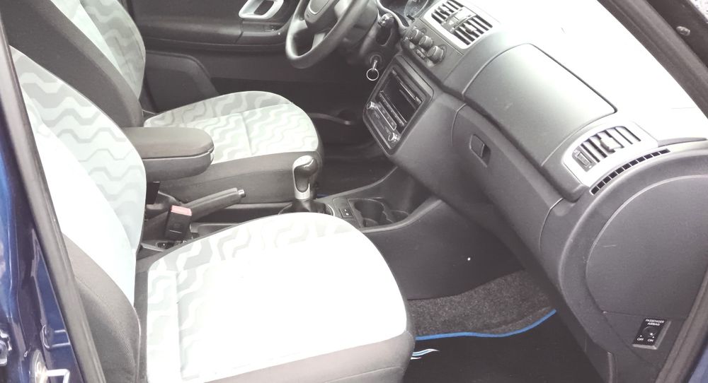 Skoda Fabia An2010 Motor 1,4 Benzina Mpi Climă Jante Pilot Numere Roși