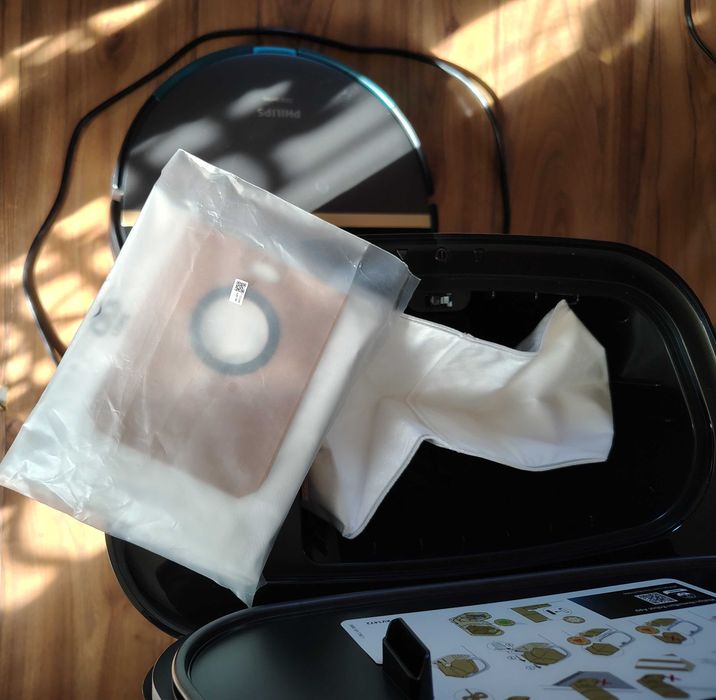 Робот прахосмукачка Philips XU71100/01 автоматична изпразваща станция