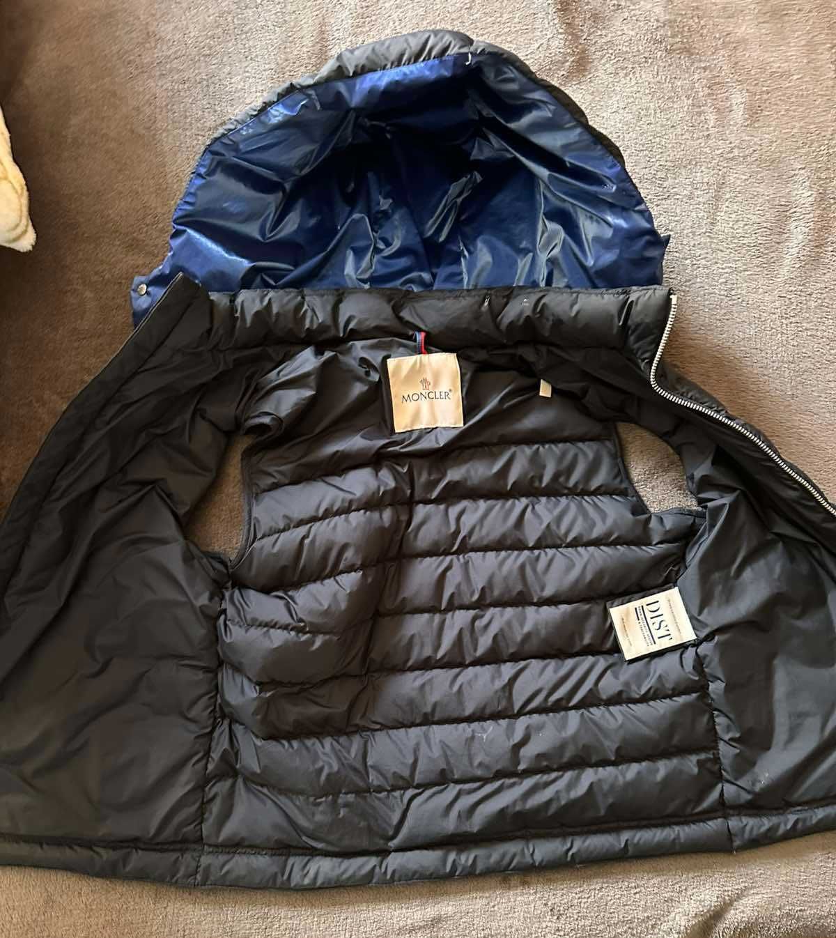 Оригинален елек Moncler – размер 152 см (12 anni)