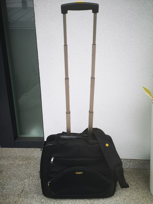 Vând geanta laptop Samsonite
