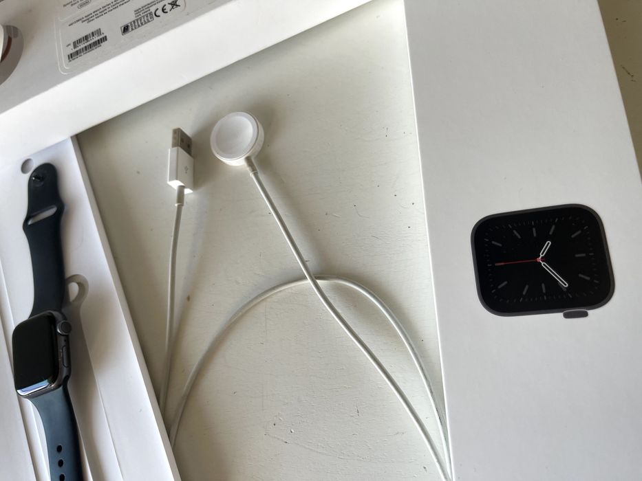 Apple Watch Series 6 GPS 40mm Space Gray OLED Blood Oxygen Heart Rate