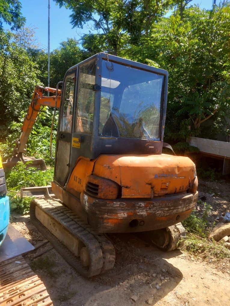 Vând Miniexcavator Airman AX30