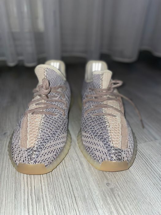Yeezy 350v2 Ash Pearl